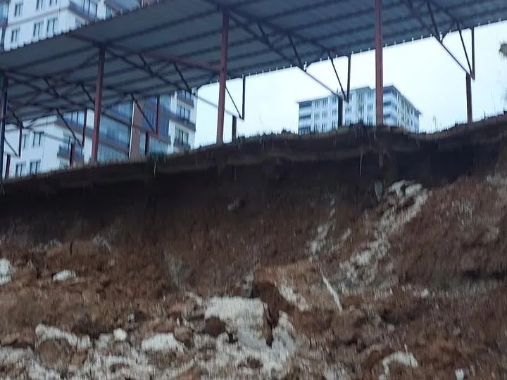 Kastamonu’da Istinat Duvarı Çöktü Vatandaşlar Deprem Sandı! 3