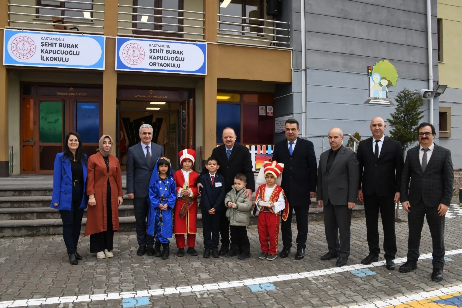 Kastamonu'da Karne Sevinci Vali Dallı Öğrencilerle Buluştu! 2