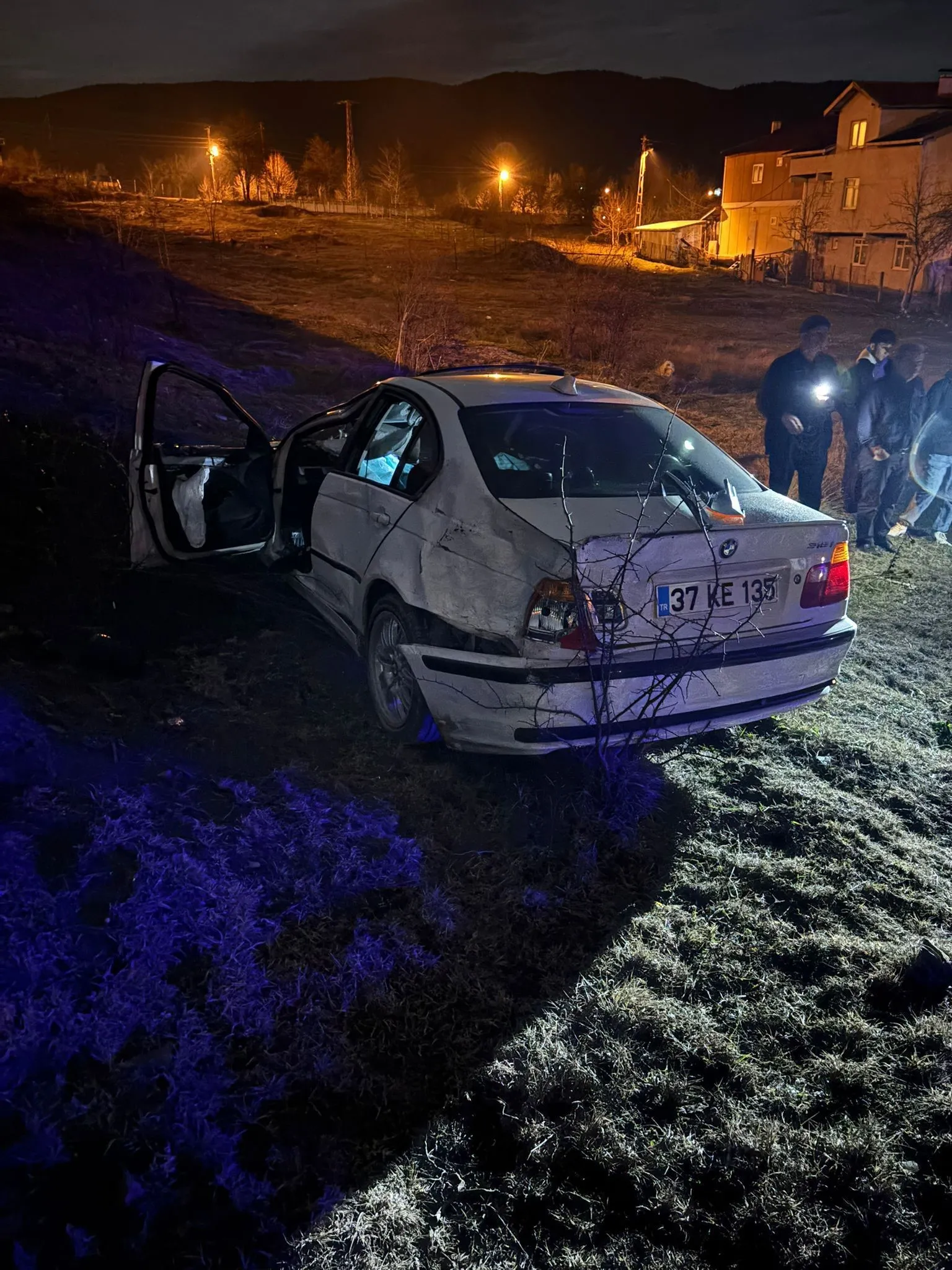 Kastamonu'da Kaza! Otomobil Şarampole Uçtu 2 Yaralı! 1