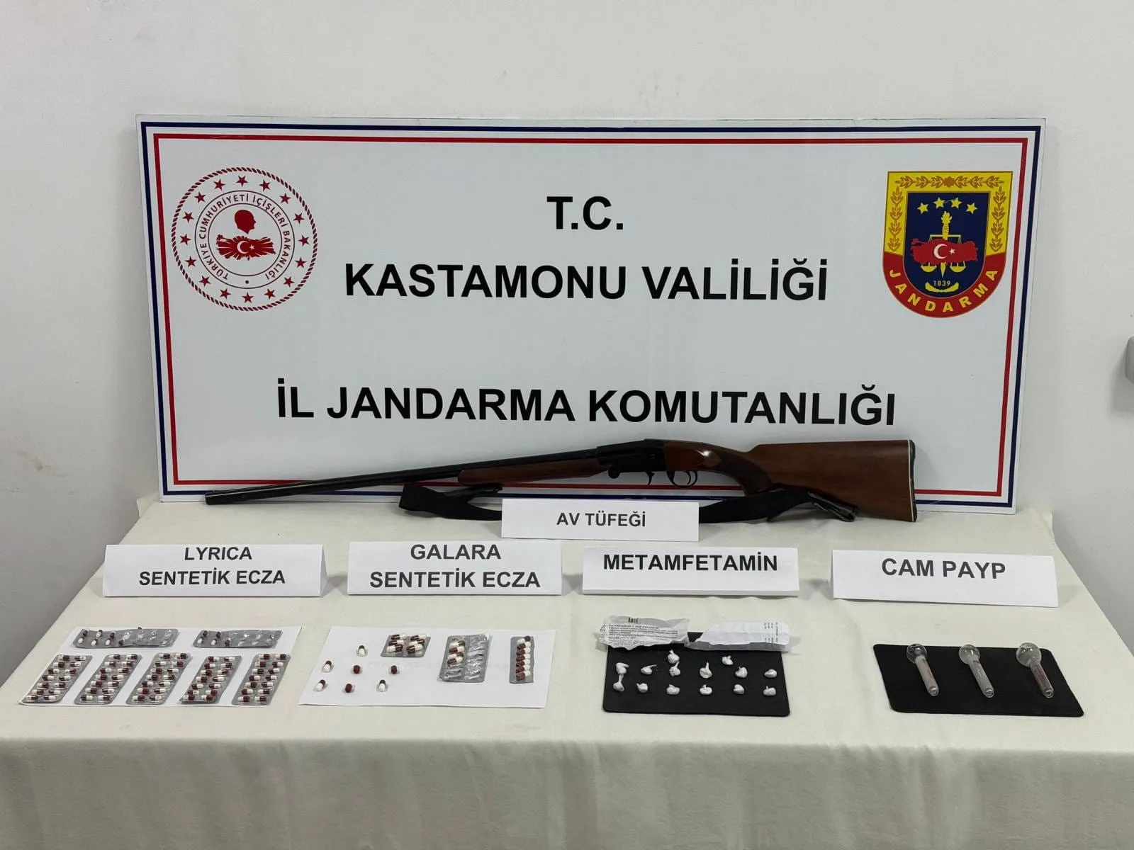 Kastamonu'da Uyuşturucu Operasyonu Gözaltına Alınan 5 Kişiden 1'I Tutuklandı!