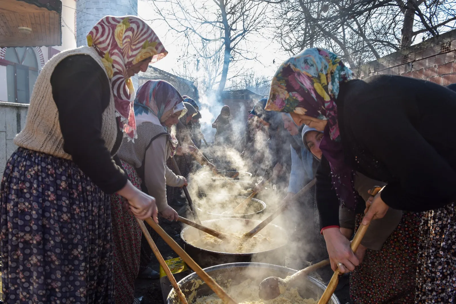 Taşköprü’de Regaip Kandili Helvaları Dağıtıldı (10)