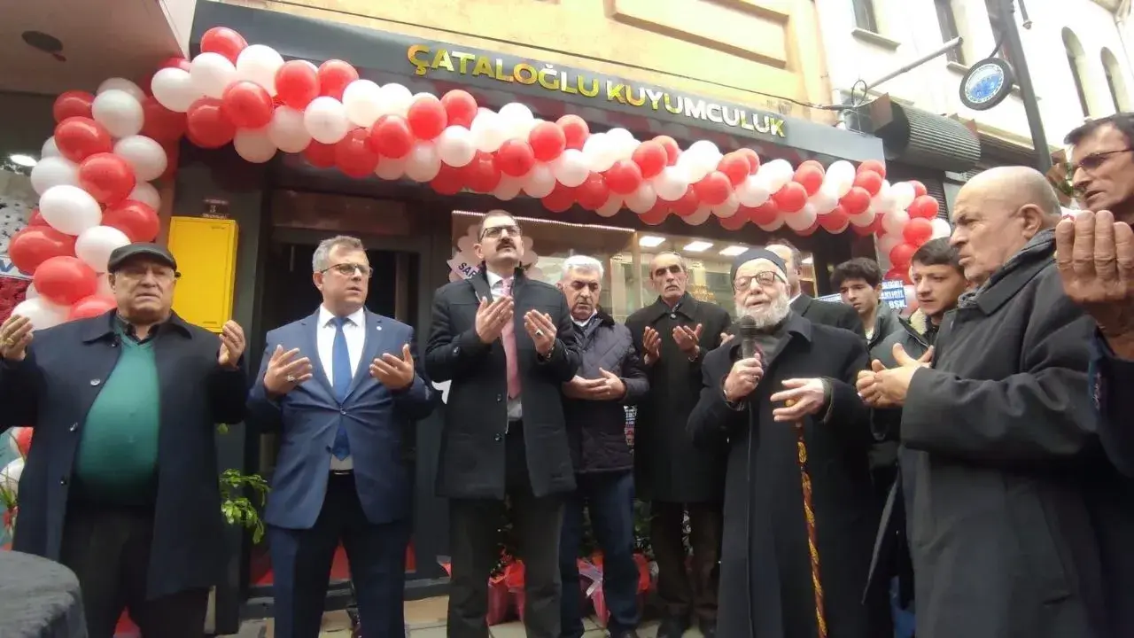 Çataloğlu Kuyumculuk Taşköprü’de Hizmete Girdi (3)