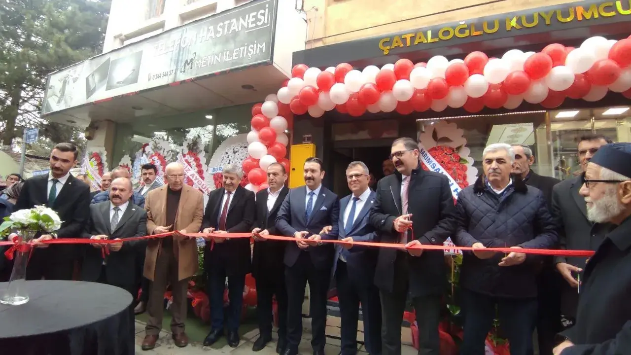 Çataloğlu Kuyumculuk Taşköprü’de Hizmete Girdi (6)