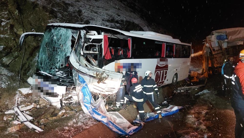 Gresun Istanbul Otobüs Trafik Kazası (2)