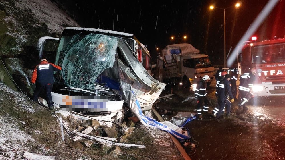 Gresun Istanbul Otobüs Trafik Kazası (5)