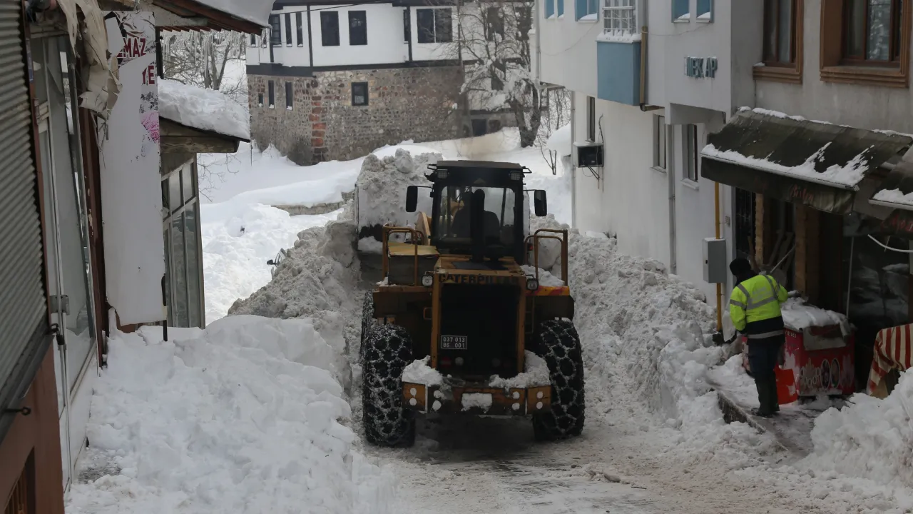 Kar Kalınlığı 2 Metreyi Aşan Kastamonu'nun Ilçesinde Hayat Felç Oldu! 5