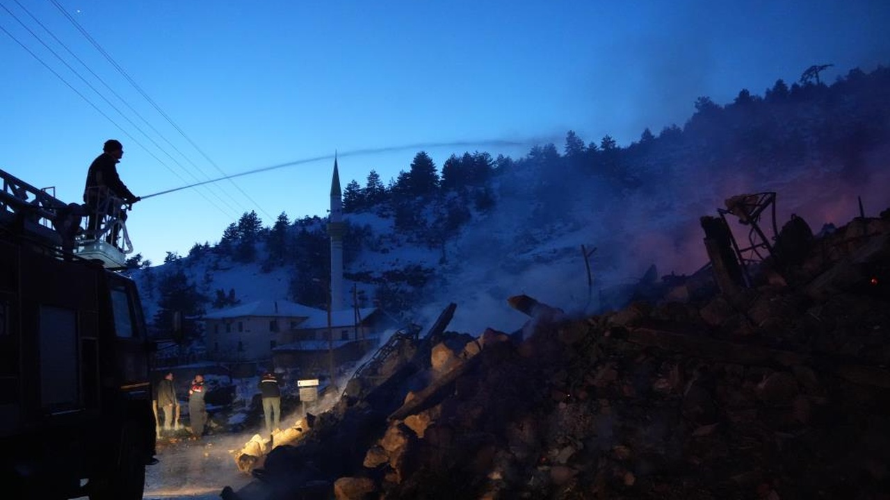 Kastamonu Ağlı Tunuslar Köyü Yangın (3)-1