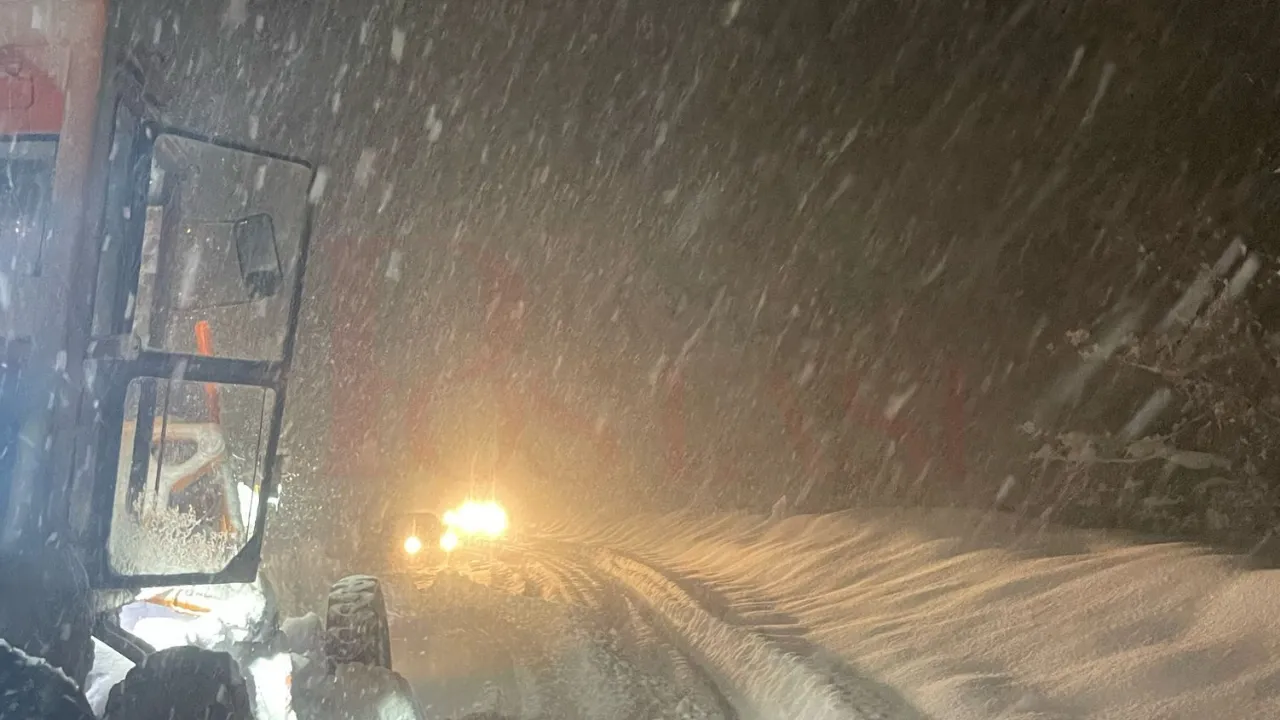 Kastamonu Bozkurt Yolunda Trafik Felç Oldu Vatandaşlar Yolda Kaldı! 2