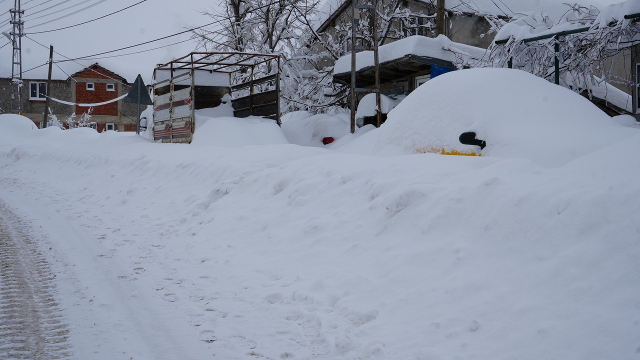 Kastamonu Da Otomobiller Karın Altında Kayboldu (7)