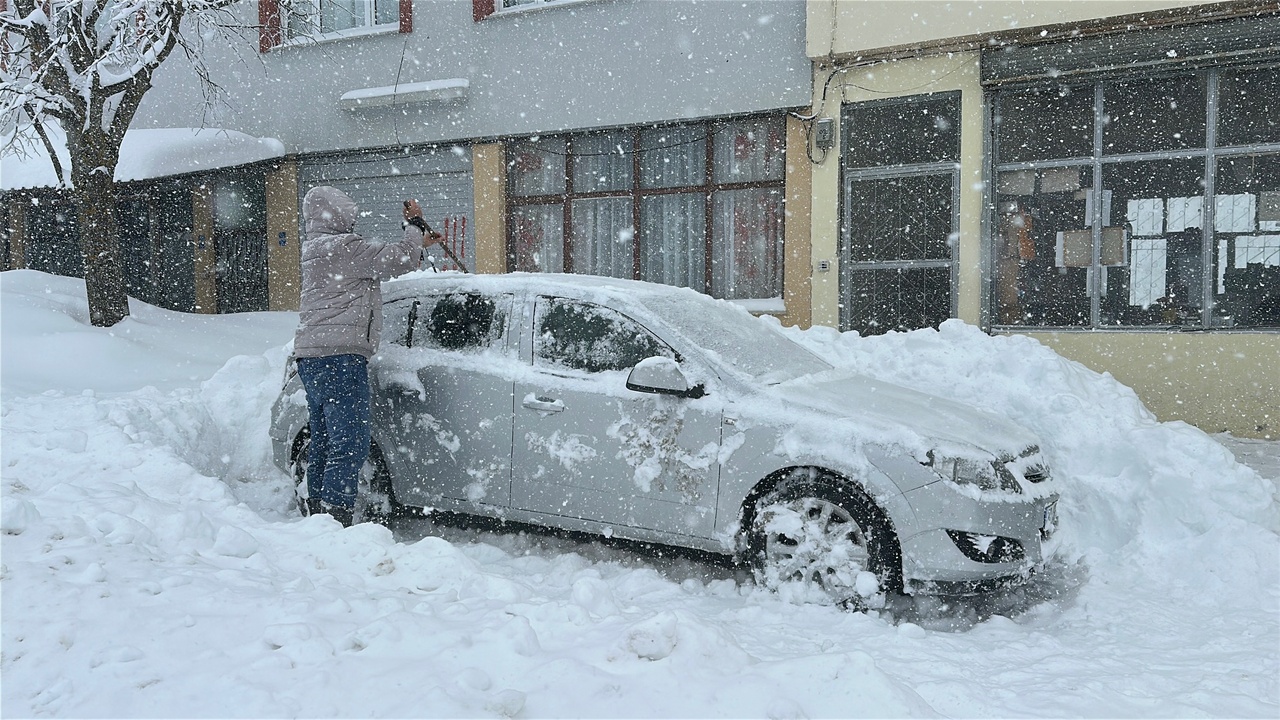 Kastamonu Da Otomobiller Karın Altında Kayboldu (9)