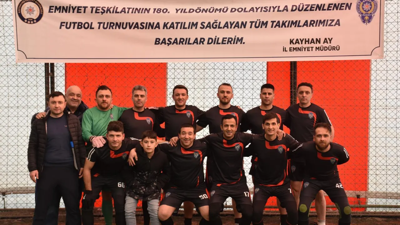 Kastamonu İl Emniyet Müdürlüğü Futbol Takımı Bölge Finalinde! 1