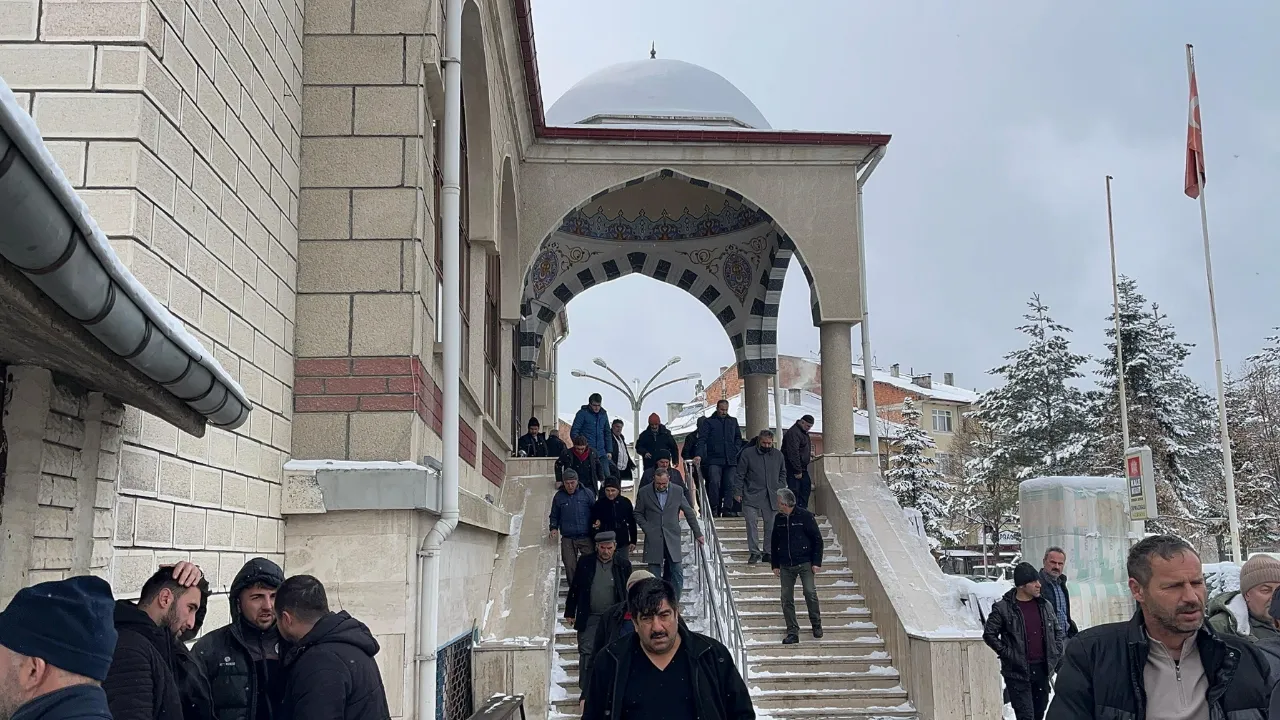 Kastamonu'da 25 Yıl Muhtarlık Yapmıştı Son Yolculuğuna Uğurlandı! 1