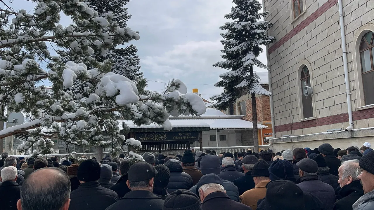 Kastamonu'da 25 Yıl Muhtarlık Yapmıştı Son Yolculuğuna Uğurlandı! 3