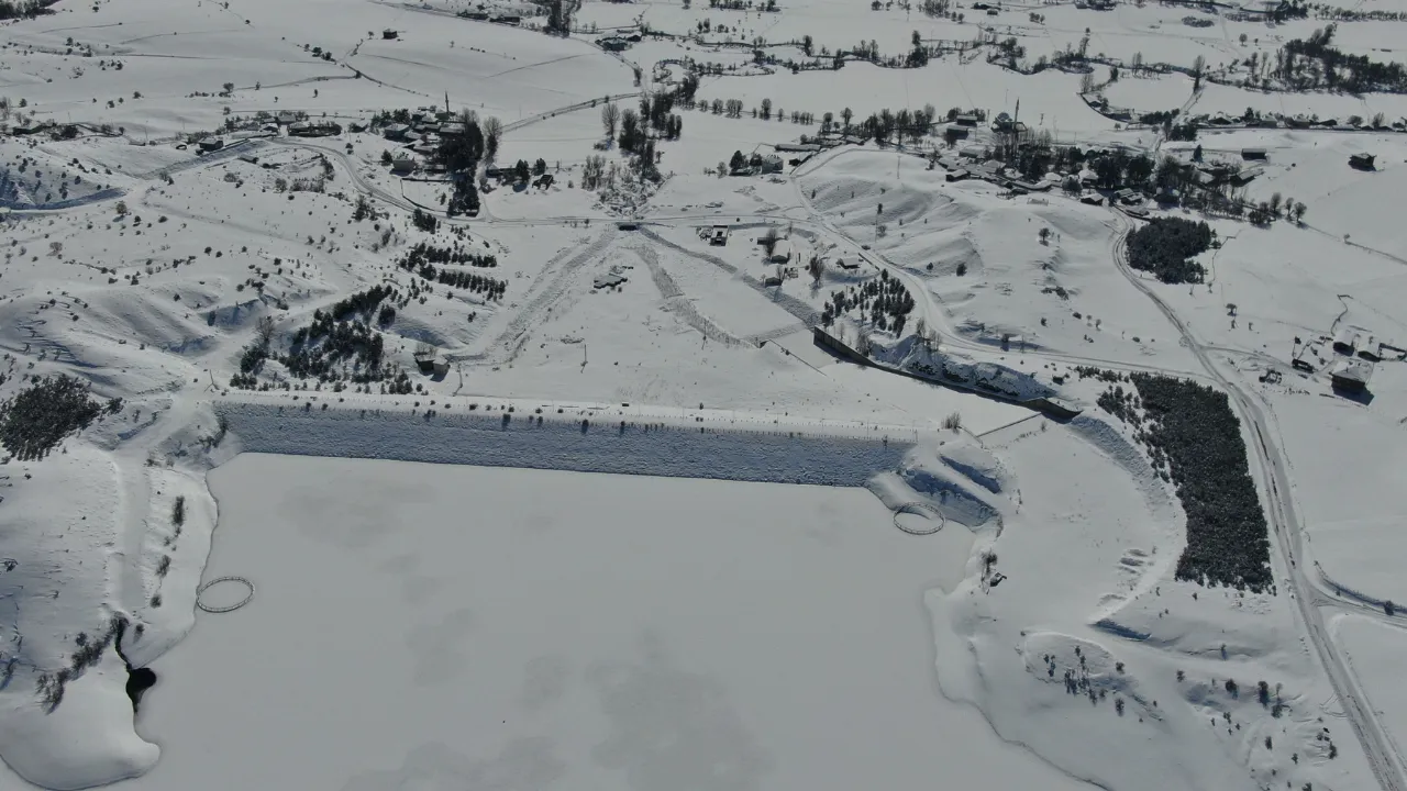 Kastamonu'da Balıkların Olduğu Baraj Buz Tuttu 13