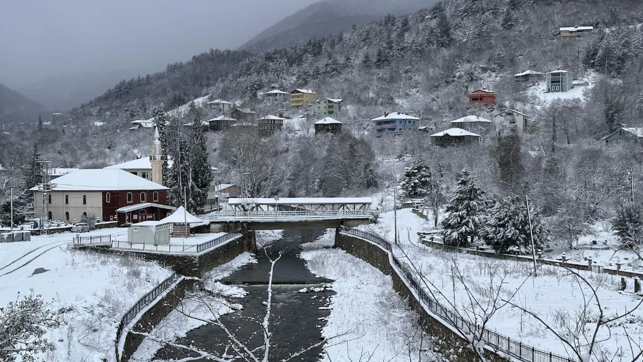 Kastamonu'da Büyüleyici Kar Manzarası Görüntülendi 6