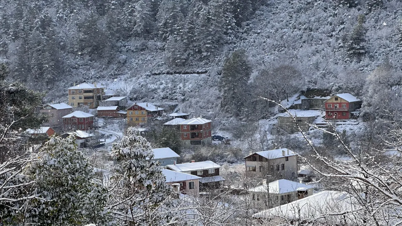 Kastamonu'da Büyüleyici Kar Manzarası Görüntülendi 77