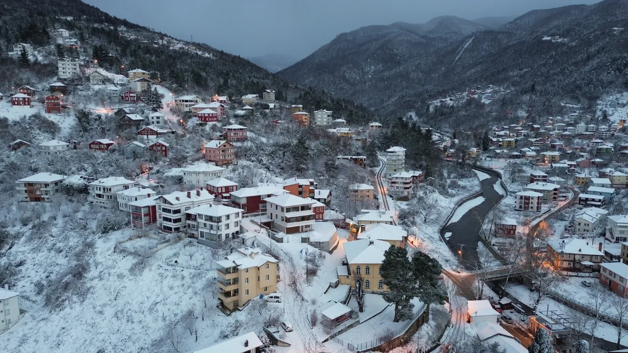 Kastamonu'da Büyüleyici Kar Manzarası Görüntülendi