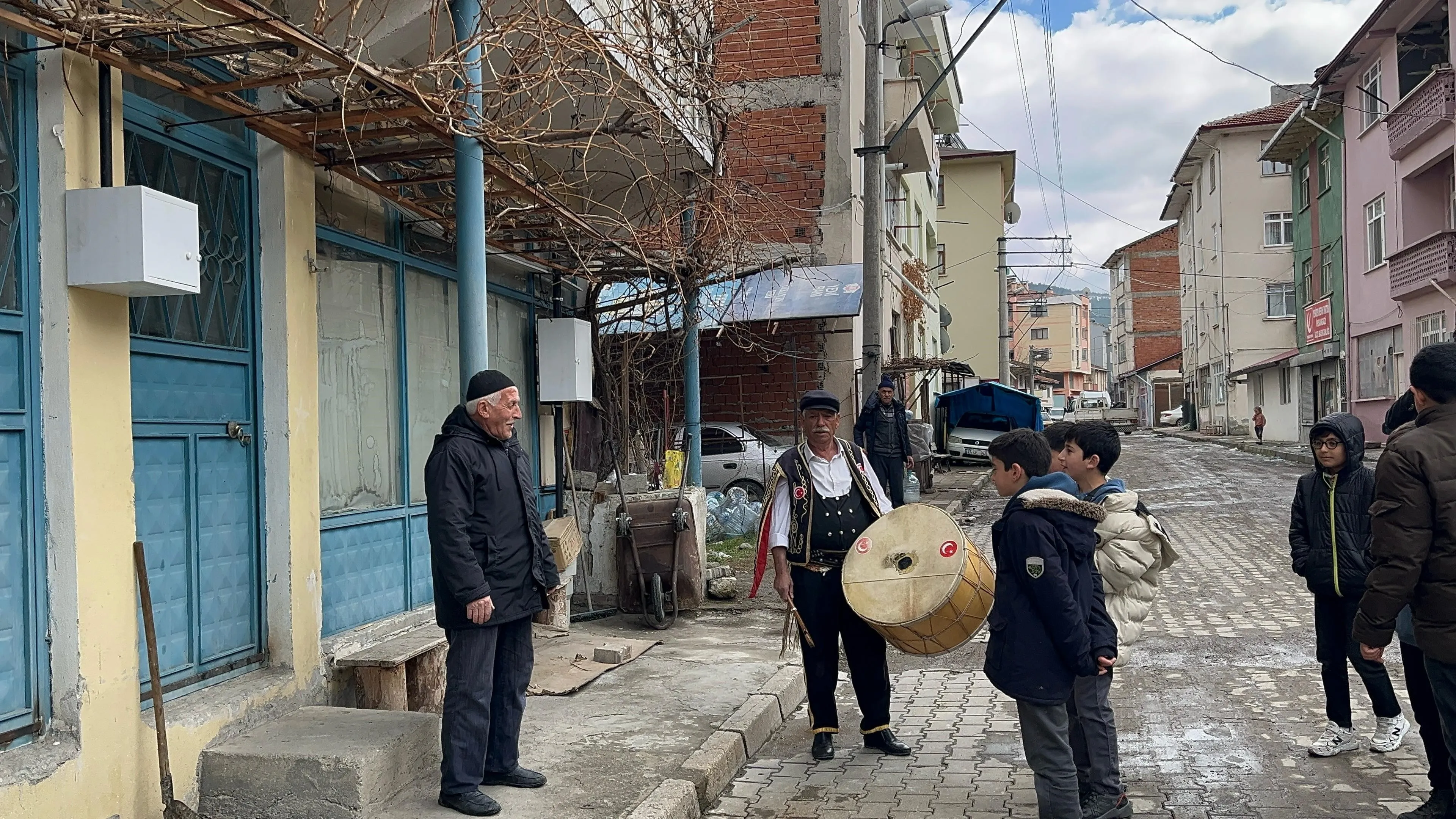 Kastamonu'da Çocuklar Maniler Söyleyerek Ramazan Ayının Gelişini Kutladı 24