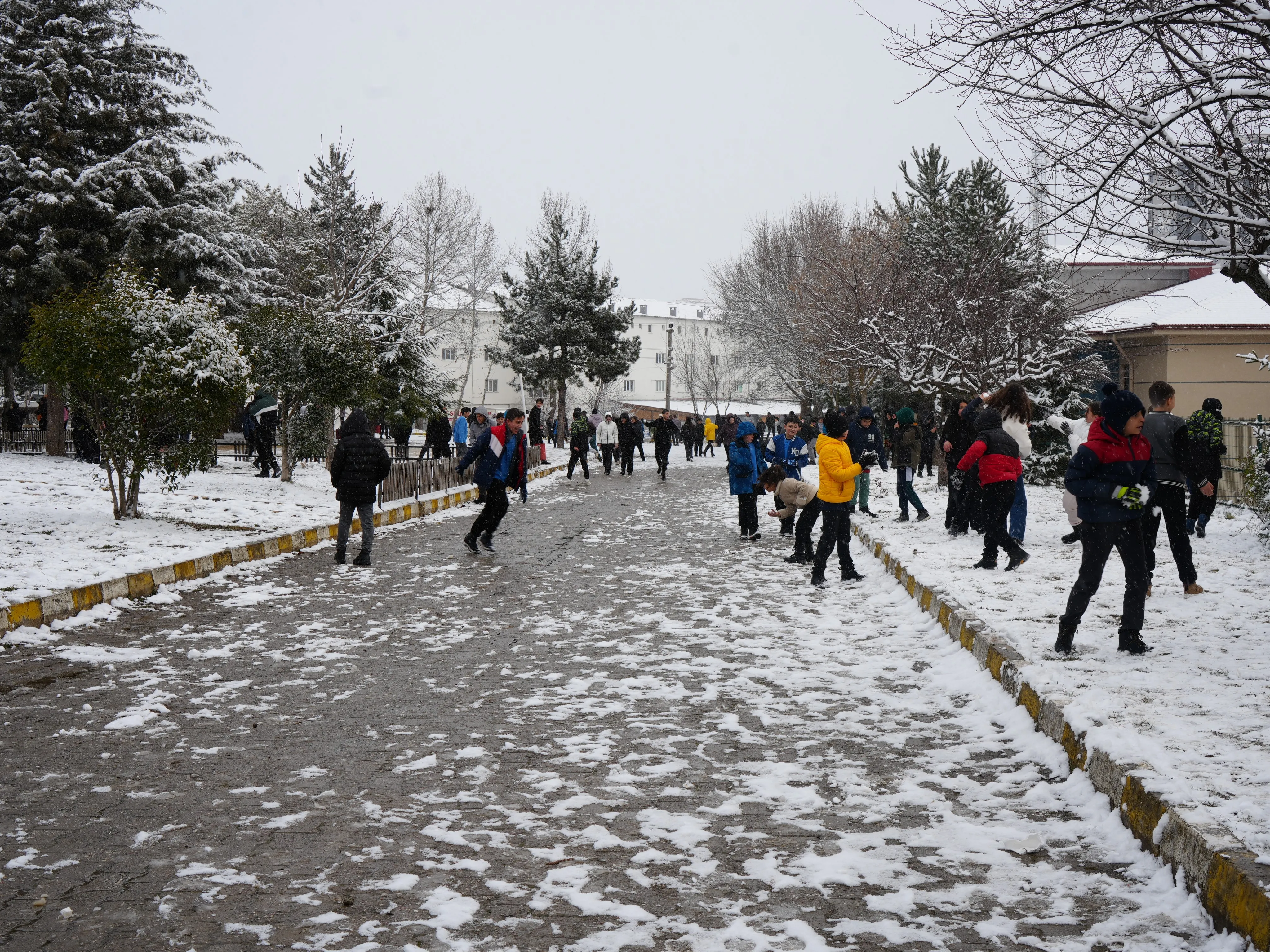 Kastamonu'da Çocukların Kar Neşesi!