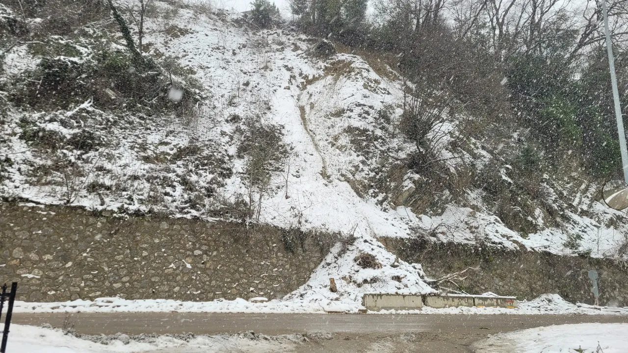 Kastamonu'da Heyelan Paniği 3 Bina Boşaltıldı!