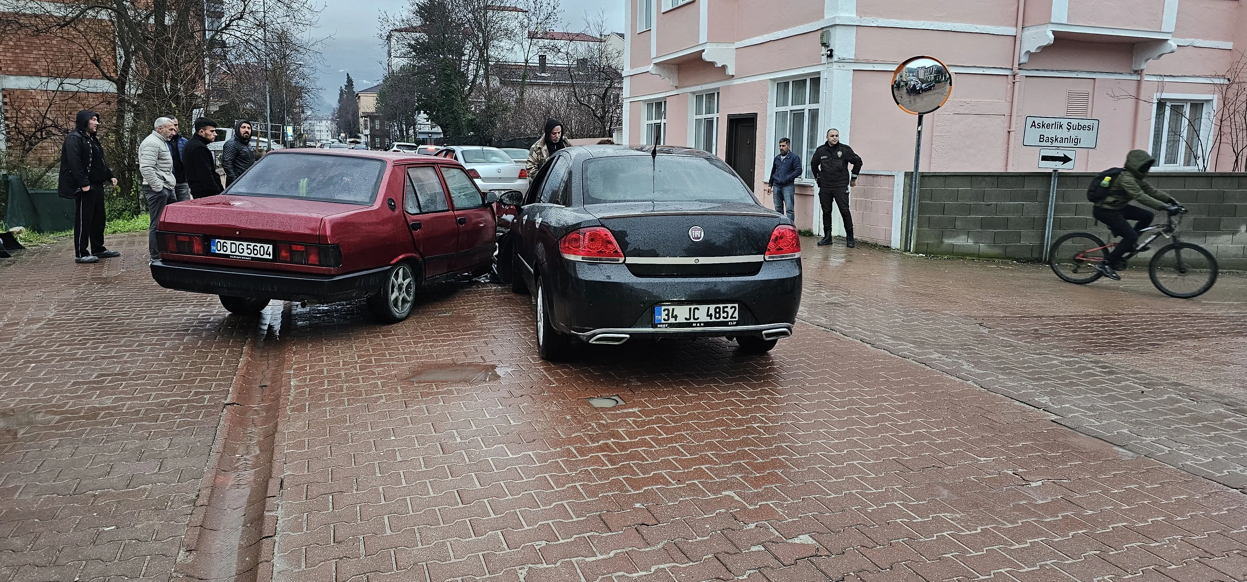 Kastamonu'da Kaza İki Otomobil Çarpıştı! 4