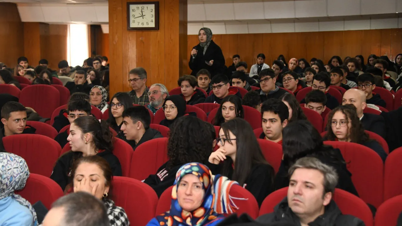 Kastamonu’da Mehmet Akif Ersoy Konuşuldu 2