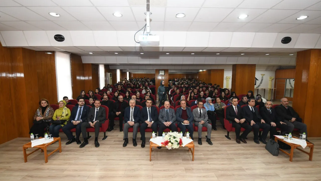 Kastamonu’da Mehmet Akif Ersoy Konuşuldu