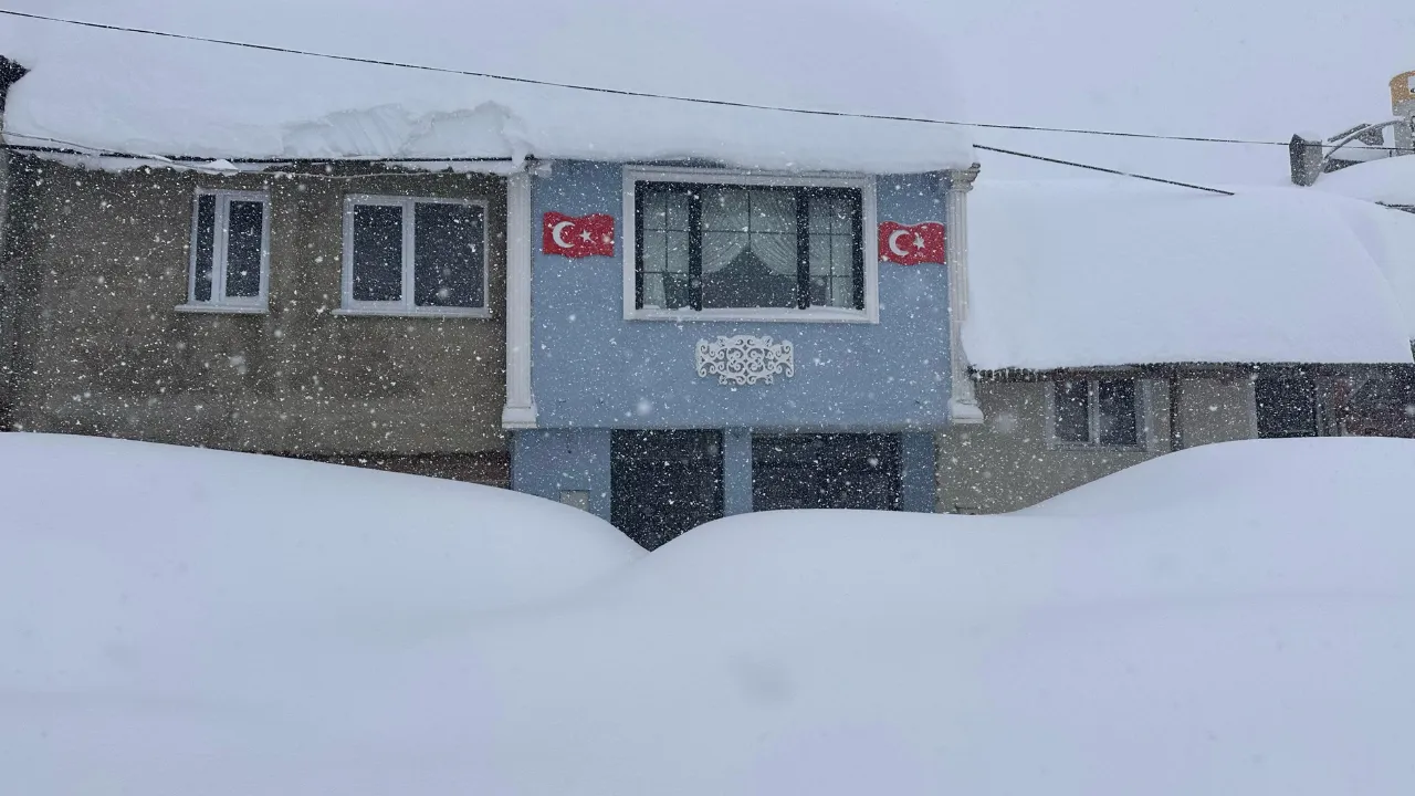 Kastamonu'da Yoğun Kar Yağışı Ulaşımda Aksamalar Yaşanıyor!