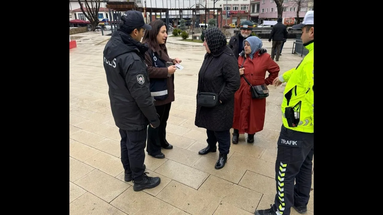 Kastamonu’nun Ilçesinde Vatandaşlar Dolandırıcılık Ve Kades Konusunda Bilgilendirildi (4)