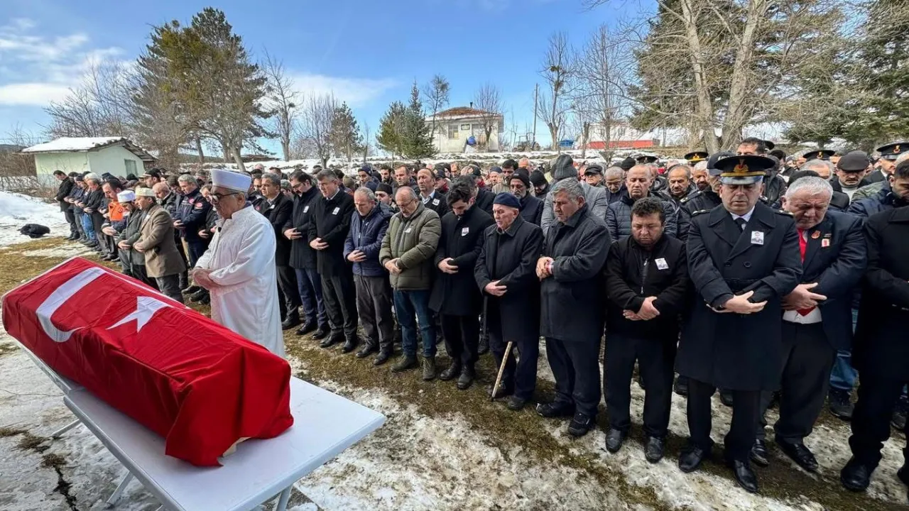 Şehit Itfaiye Eri Taşköprü'de Son Yolculuğuna Uğurlandı