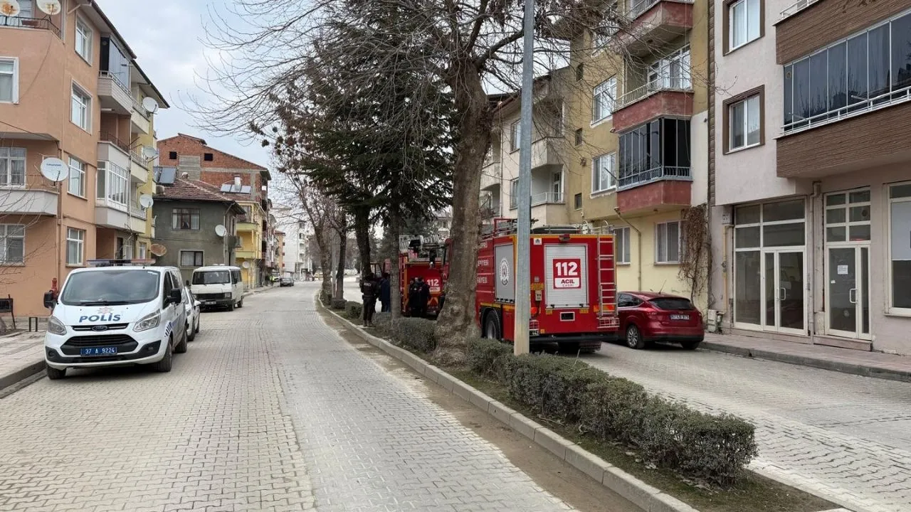 Taşköprü’de Baca Yangını Korkuttu (1)