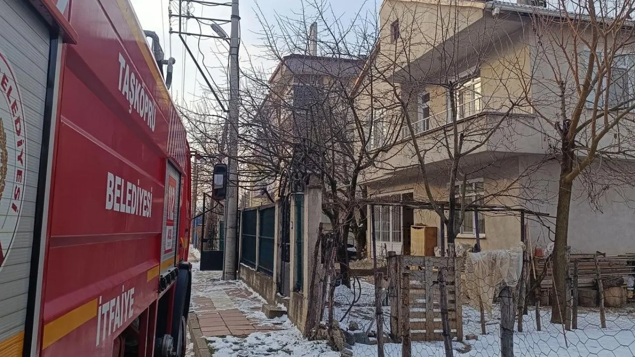 Taşköprü’de Baca Yangını Paniğe Neden Oldu! (2)