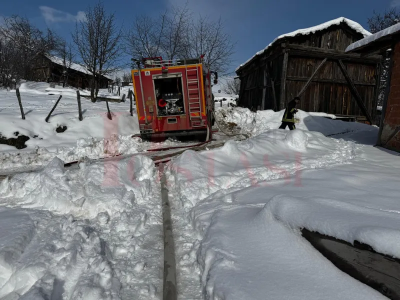 Taşköprü'de Feci Yangın 2 Ev, 1 Ahır, 1 Traktör Kül Oldu! 5