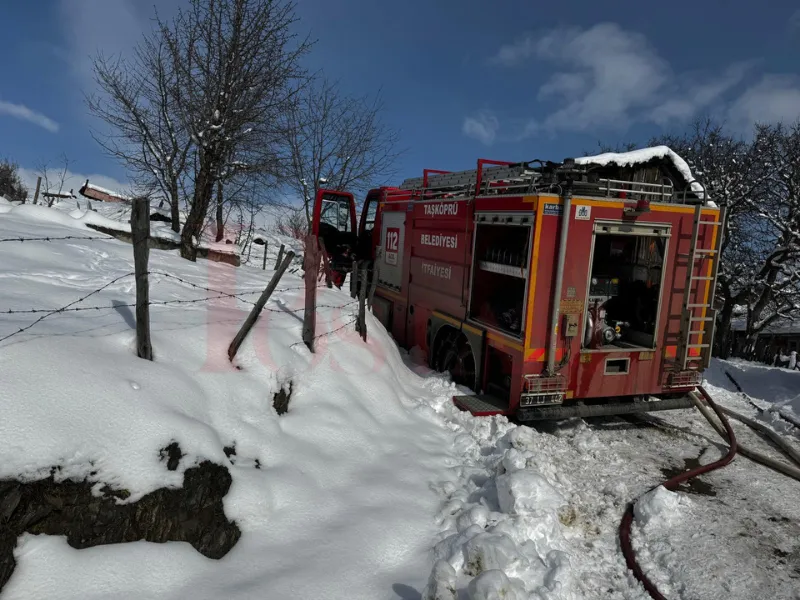 Taşköprü'de Feci Yangın 2 Ev, 1 Ahır, 1 Traktör Kül Oldu! 6