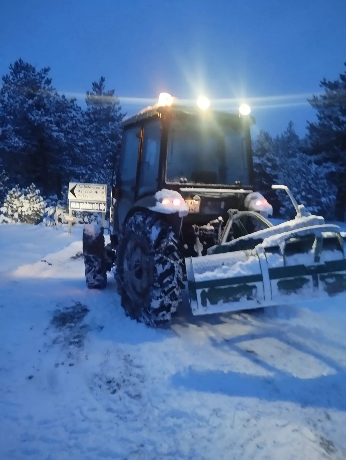 Taşköprü’de Fedakar Muhtar! 10 Kilometrelik Yolu Kendi Imkanlarıyla Açtı! 5