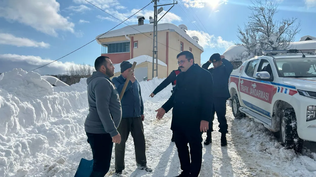 Yoğun Kar Hastayı Ilaçsız Bıraktı Kastamonu'da Ilçe Kaymakamı Ilaçlarını Ulaştırdı! 2