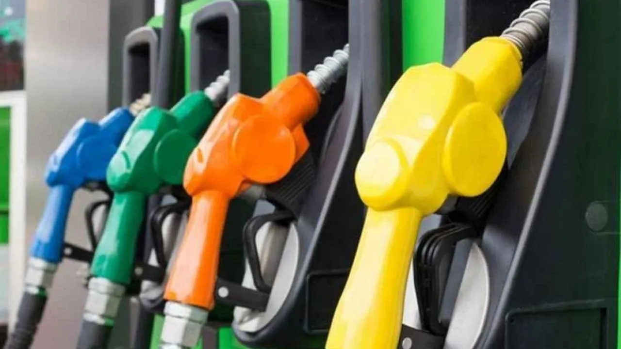 Araç Sahipleri Dertli Benzine Zam Geldi Sırada Motorin Var!