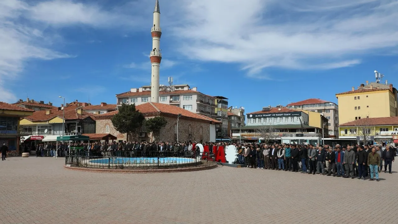 Hayatını Kaybeden Alaca Belediyesi Personeli Son Yolculuğuna Uğurlandı 1