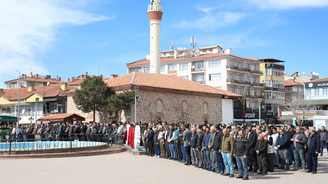 Hayatını Kaybeden Alaca Belediyesi Personeli Son Yolculuğuna Uğurlandı 2