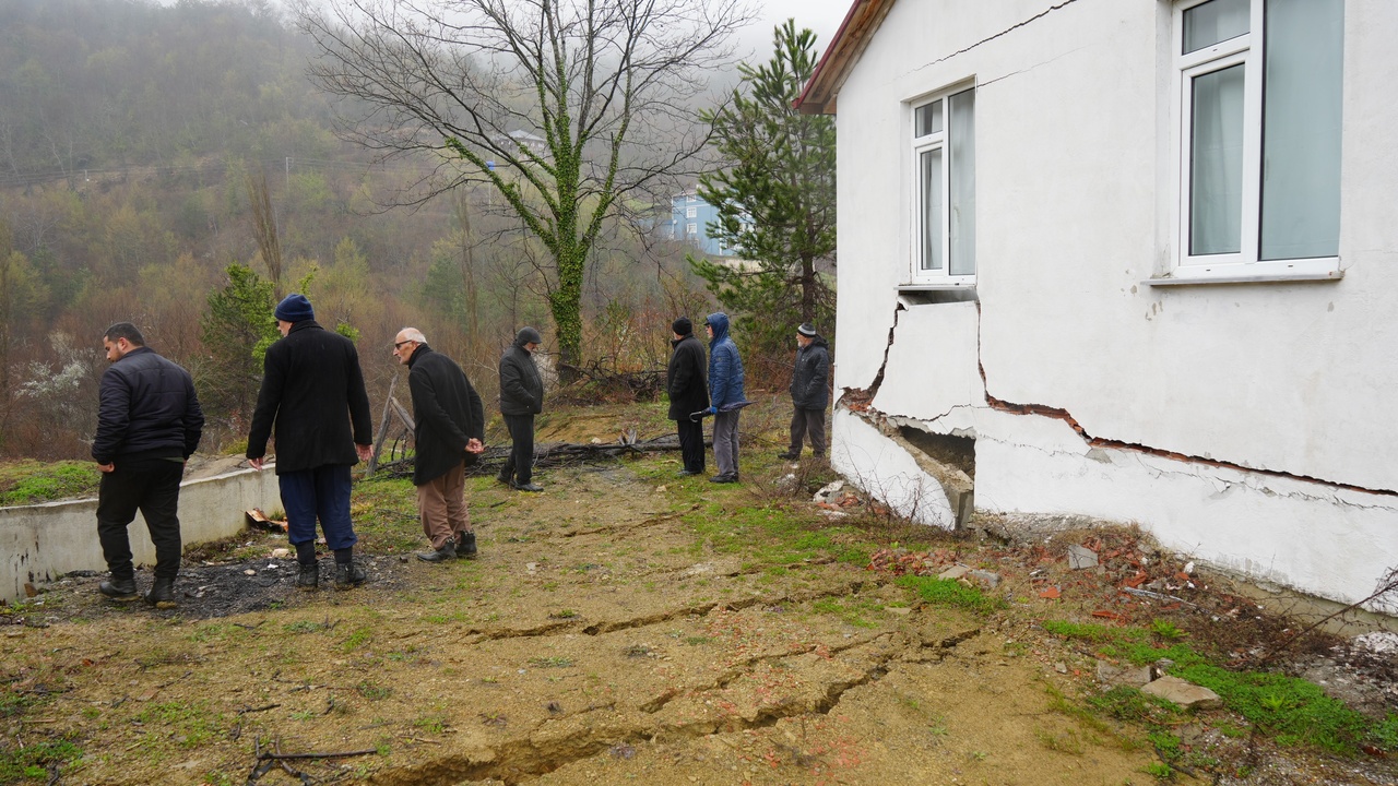 Kastamonu Çatalzeytin Heyelan Evler Boşaltıldı (4)