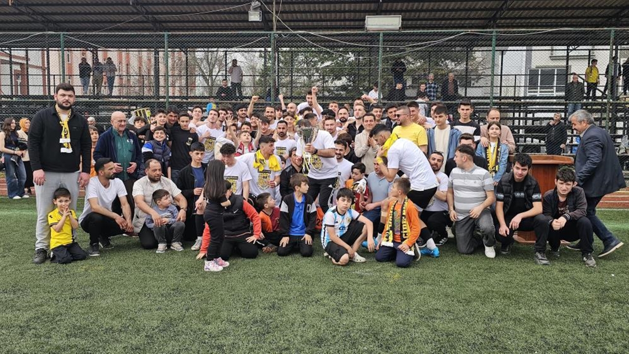 Kastamonu Futbolcu Kız Arkadaşına Evlilik (4)