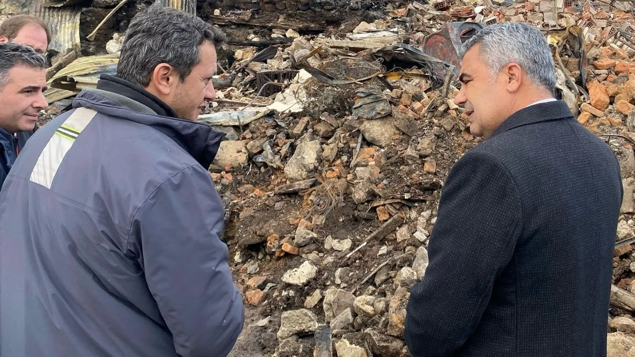 Kastamonu İl Tarım Ve Orman Müdürü’nden Yangın Mağduru Yetiştiriciye Destek Ziyareti (1)