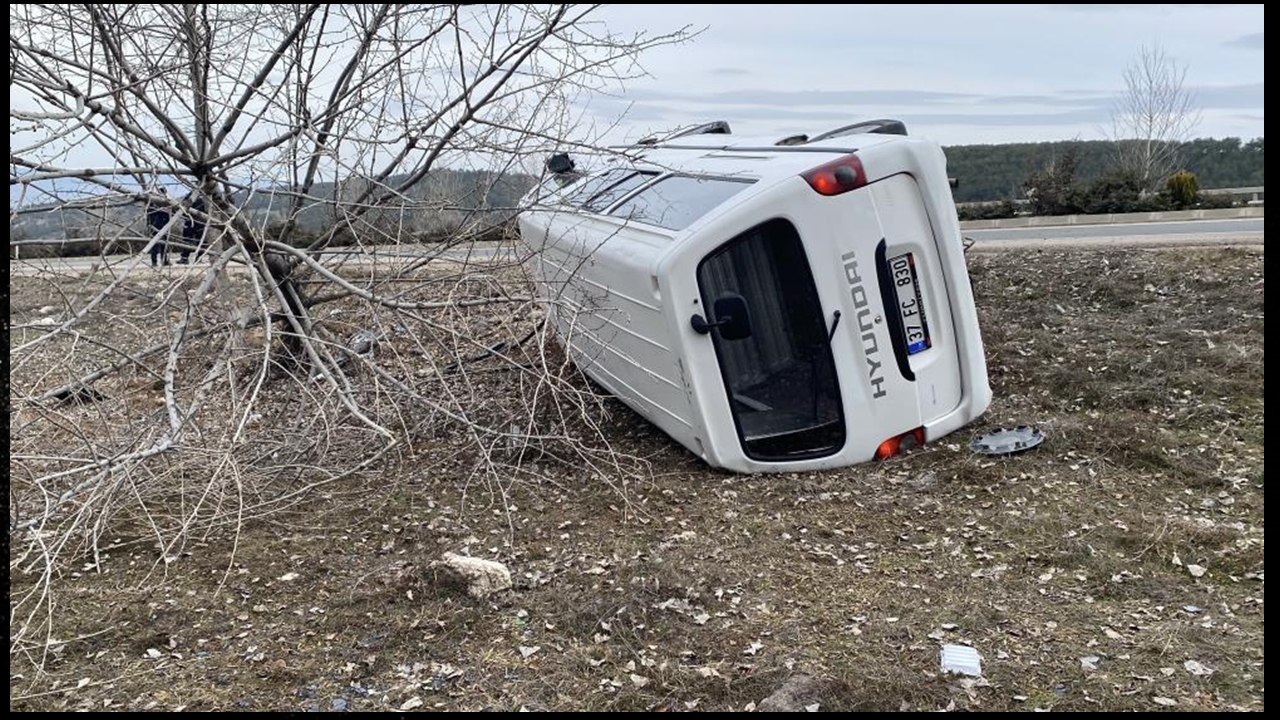 Kastamonu Kaza Minibüs Devrildi 3