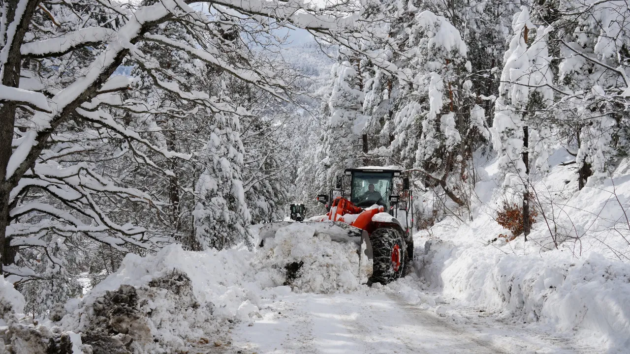 Kastamonu’da Karla Mücadele Binlerce Kilometre Yol Açıldı! 6