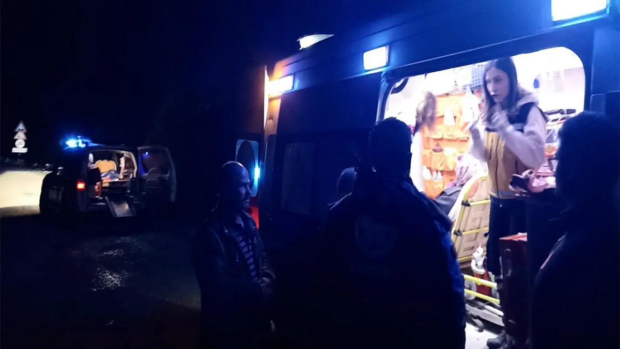 Kastamonu’da Umke Ekibi Yolu Kapanan Köydeki Hasta Için Seferber Oldu (3)