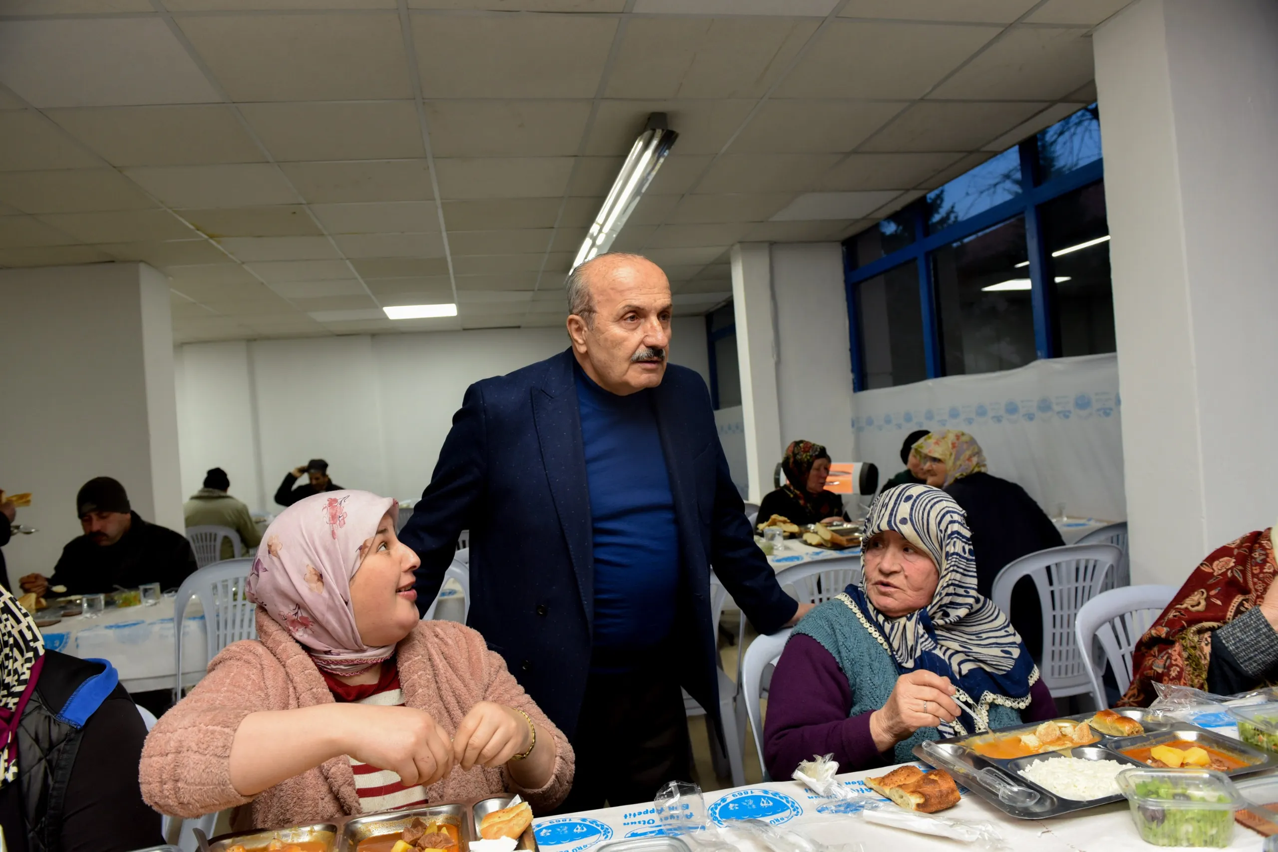 Taşköprü Belediye Başkanı Arslan, İlk Orucunu İftar Sofrasında Vatandaşlarla Açtı 38