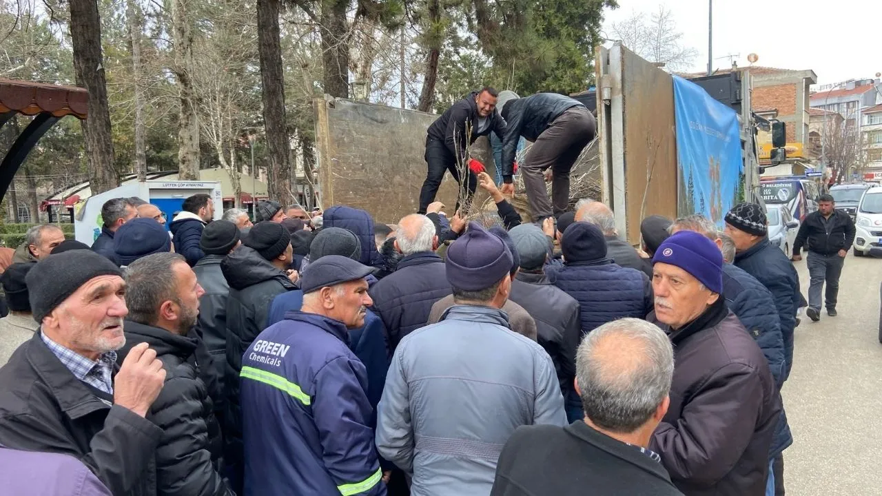 Taşköprü’de Binlerce Fidan Dağıtıldı (4)