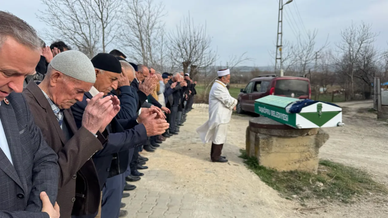 Taşköprü’de Gülsüme Gülşen Son Yolculuğuna Uğurlandı 4