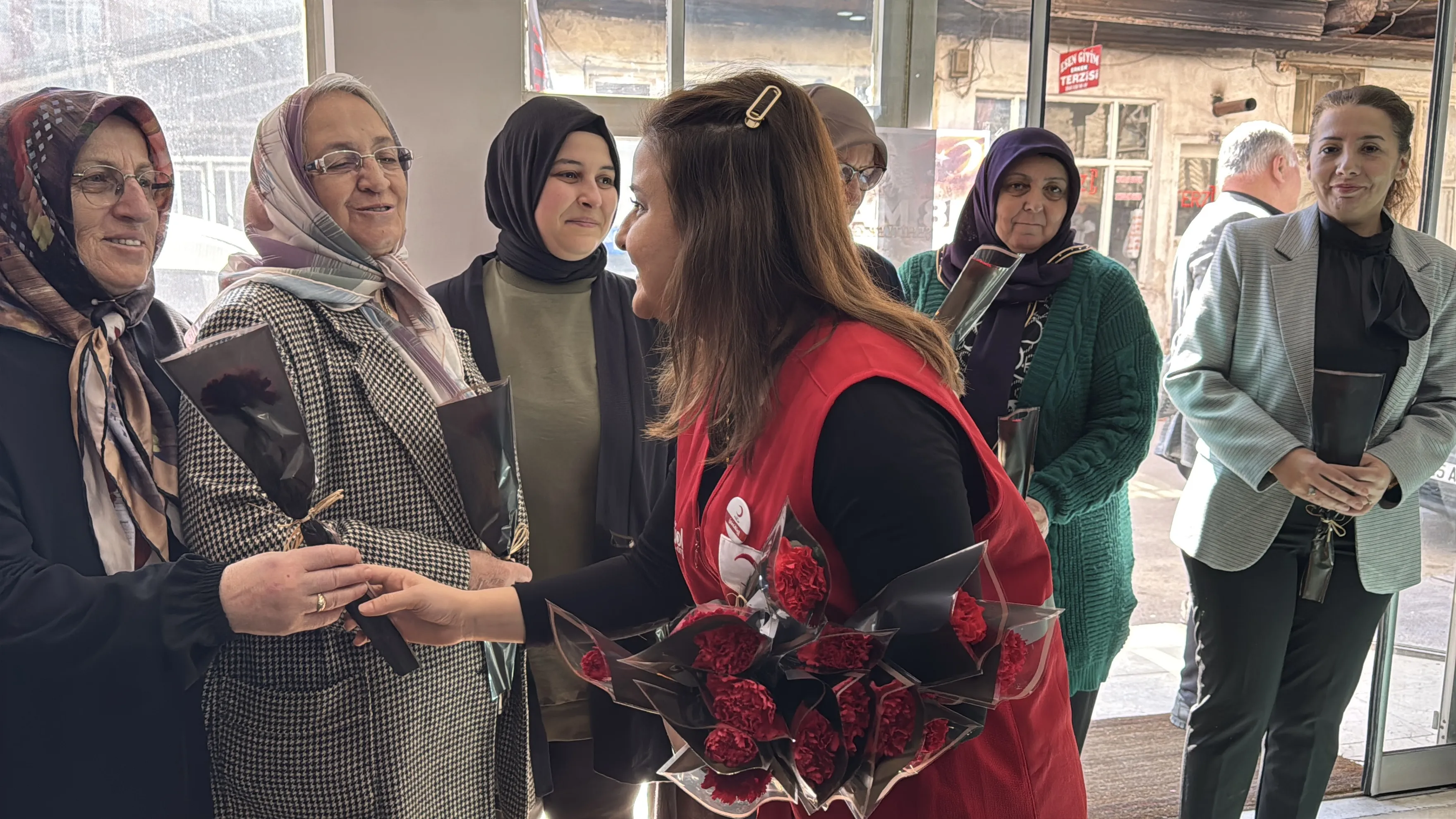 Türk Kızılay Şehit Ve Gazi Ailelerini Unutmadı 14