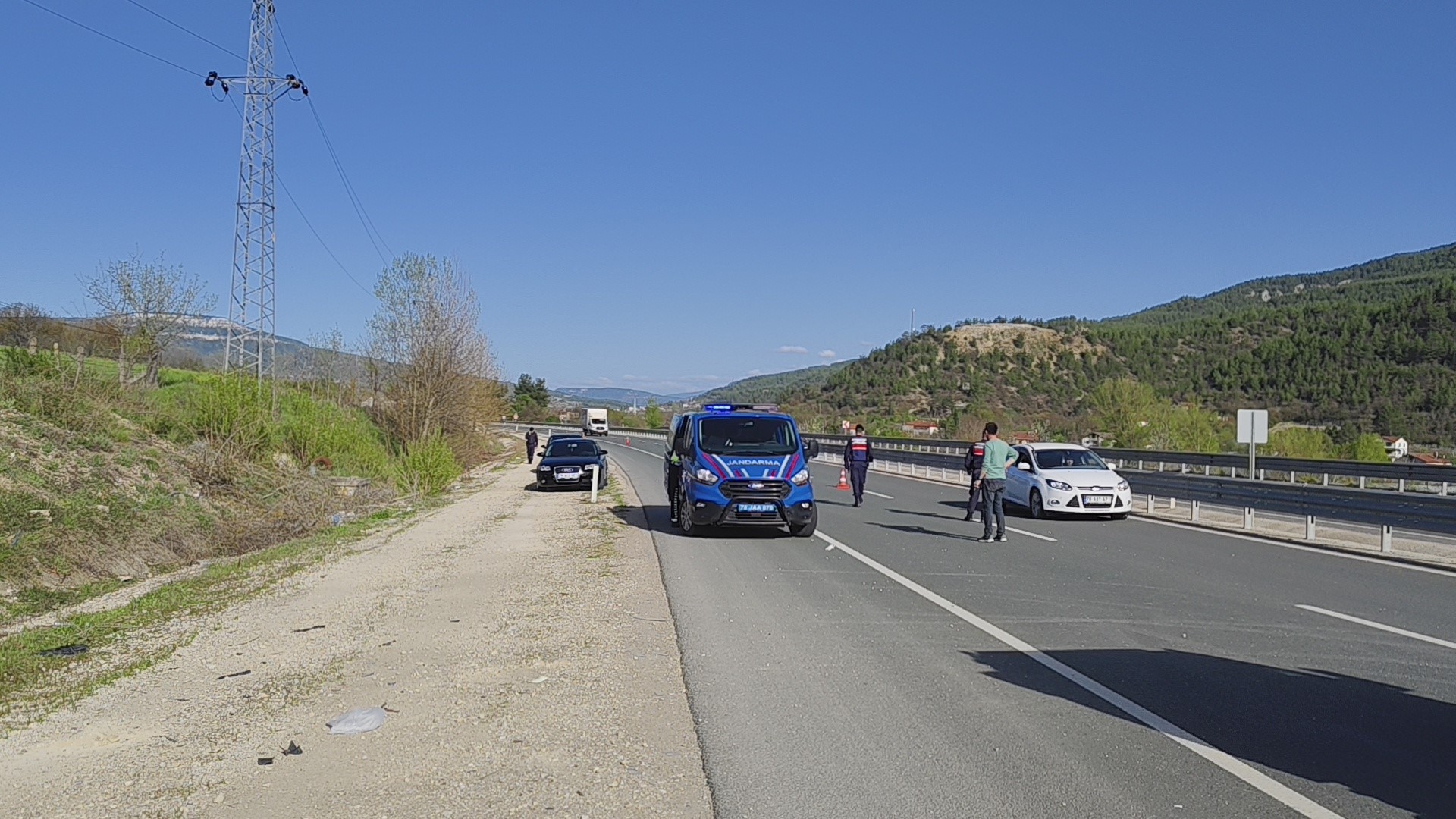 Karabük Kastamonu Yolunda Feci Kaza 1'I Ağır 2 Yaralı Var! 4